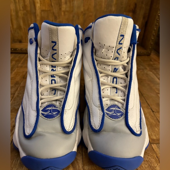 Air Jordan Pro Strong White Hyper Royal Big kids size 4 - Picture 3 of 8